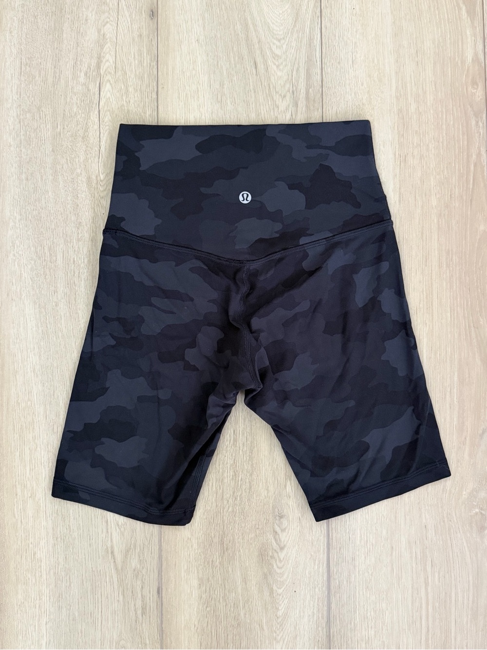 Lululemon High-Rise Camo Bike Shorts - Black/Charcoal